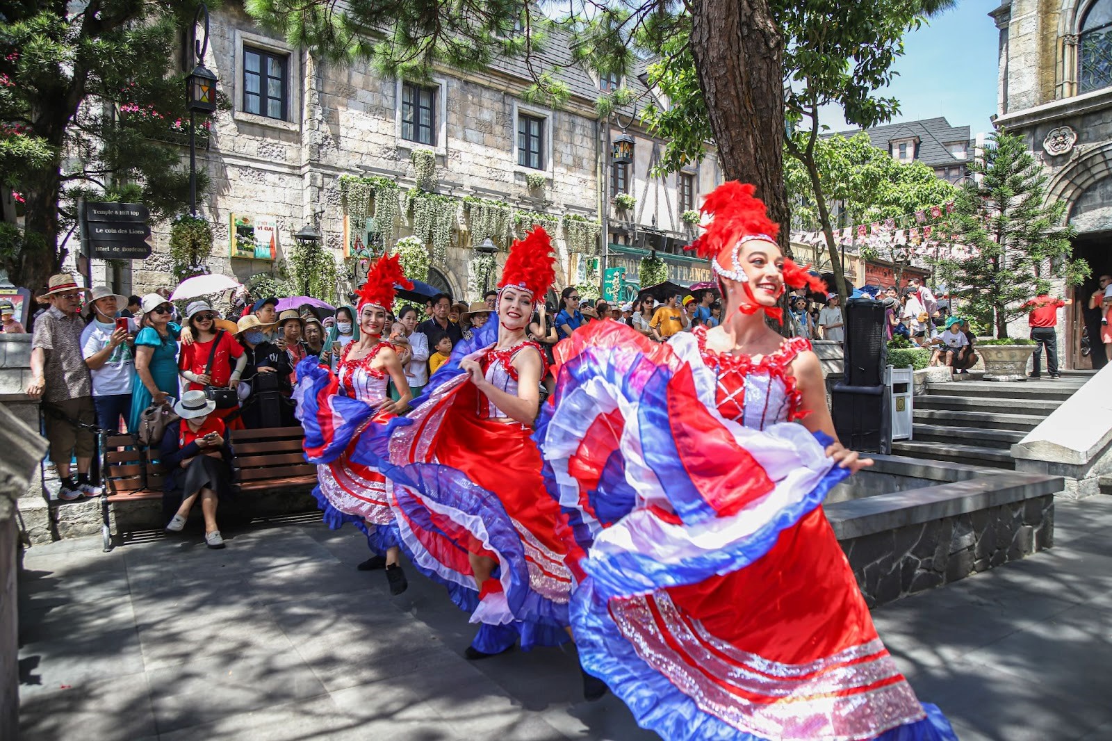 Khám phá Đà Nẵng mùa DIFF: thành phố không ngủ, trải nghiệm không giới hạn
 - 3